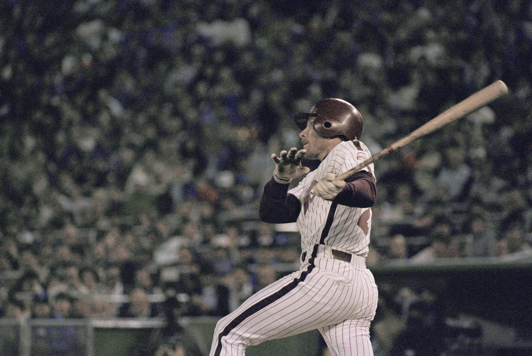 1987: Philadelphia’s Mike Schmidt hits his 500th home run